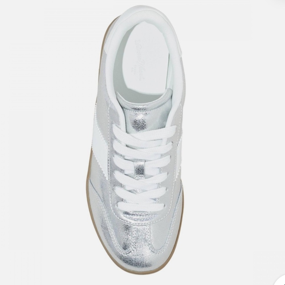 Worn once - UNIVERSAL THREAD ‘Spencer’ Silver Metallic Sneakers - Picture 5 of 10